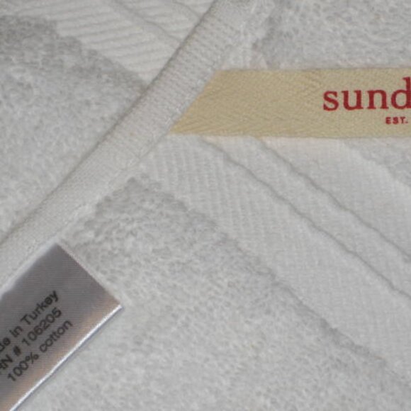 NWT Sundance Catalog White Cotton Hand Towel Bath Original Pkg Made in Turkey - Picture 2 of 8